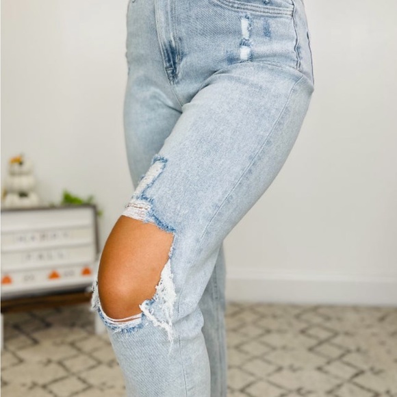 ❣️NWT VERVET MOM JEAN❣️ - Picture 3 of 7